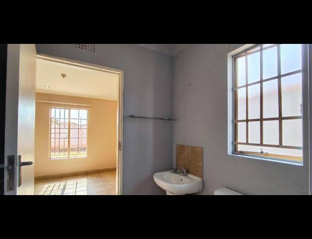 3 BEDROOM HOUSE FOR SALE IN SKY CITY